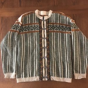 DALE OF NORWAY PEWTER CLASP FAIR ISLE SWEATER